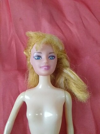 Diğer Barbie bebek