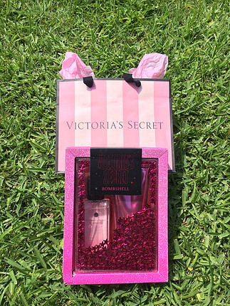 Victoria?s Secret Bombshell Fragrance Mist & Lotion