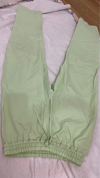 s Beden Yeşil renk pantolon