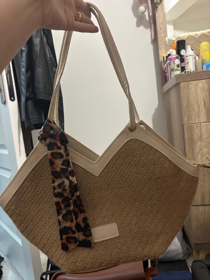 Bej Kemer Detaylı Kadın Günlük Çanta - Görsel 3