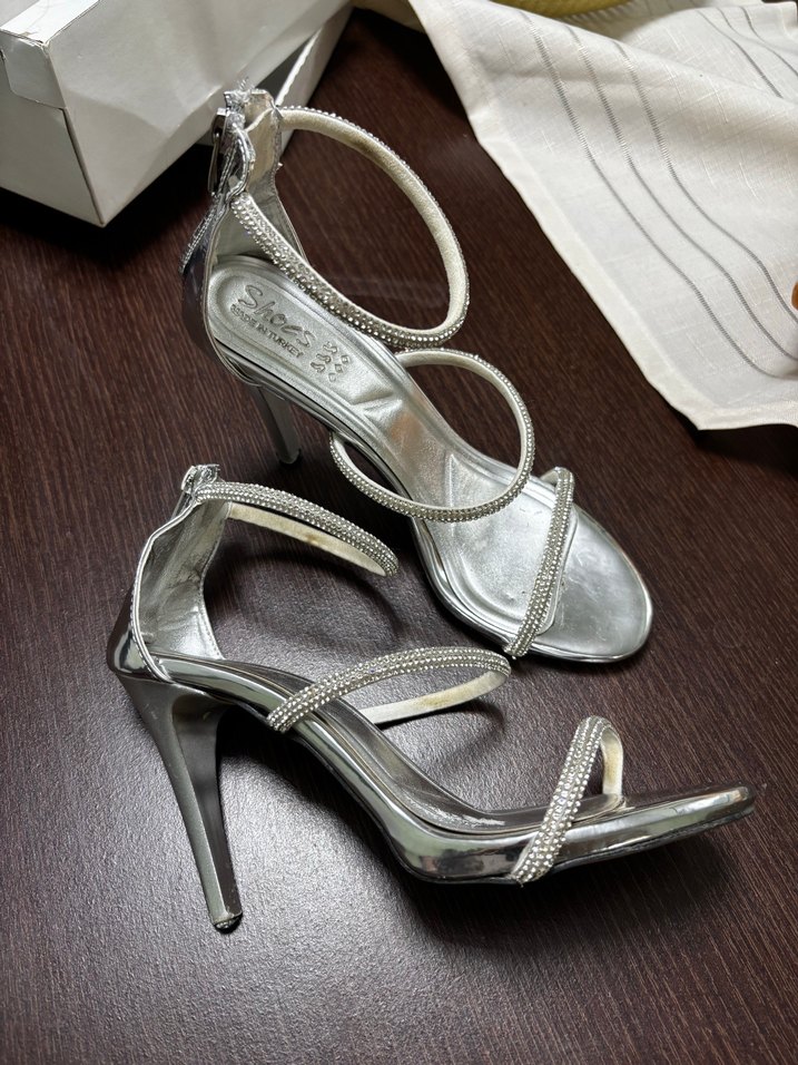 Beyaz Parlak Yılan Desenli Stiletto Topuklu Ayakkabı - Görsel 2