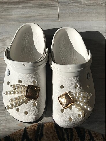 Crocs terlik aksesuarı