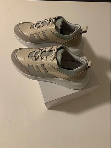 38 Beden camel Renk Vakko deri sneaker