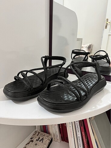 Zara Sandalet