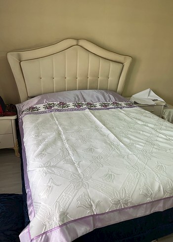 Diğer Nakışlı Beyaz Pastel Yatak Örtüsü