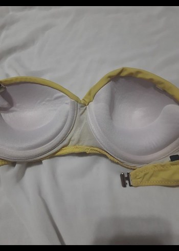 Sarı Bikini Üstü ve Çizgili Alt - Görsel 4