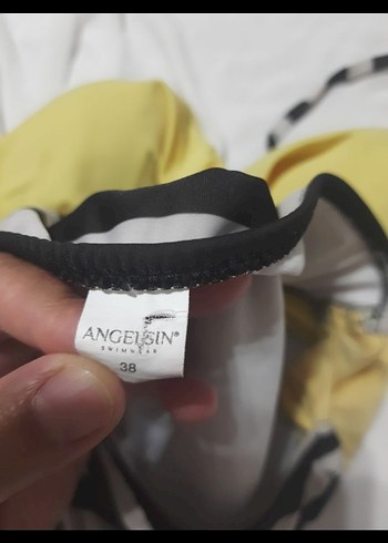 Sarı Bikini Üstü ve Çizgili Alt - Görsel 3