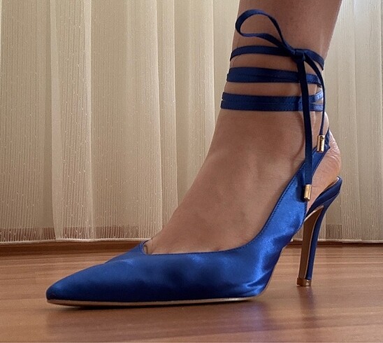 Nine West Saks mavisi saten topuklu ayakkkabı