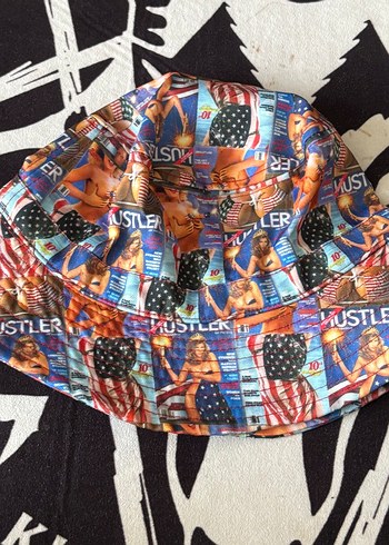 Urban Outfitters Hustler playboy limited bucket şapka