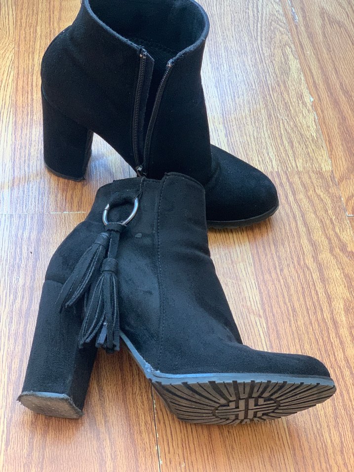 Siyah Süet Püsküllü Blok Topuklu Bot - Görsel 2