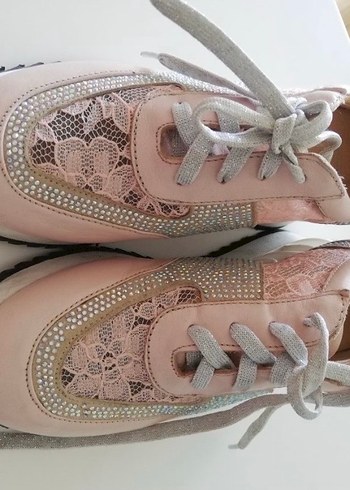 Pembe Dantel Detaylı Dolgu Topuk Spor Ayakkabı..İlvi marka - Görsel 2