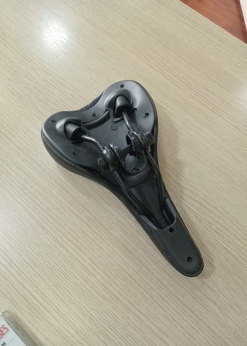 2K Siyah bisiklet koltuğu sele