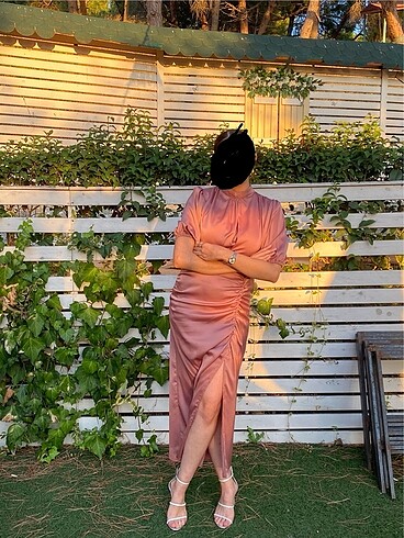 Mango PEMBE SATEN MEZUNIYET ELBİSESİ
