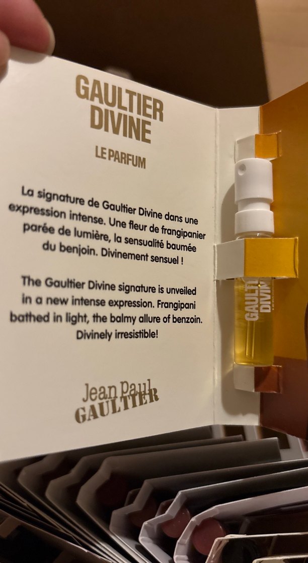 Jean Paul Gaultier Divine Kadın Parfümü 1.5 ml - Görsel 4