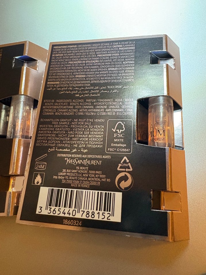 2 adet Yves Saint Laurent Black Opium Kadın Parfümü 1.2 ml x2 ad - Görsel 3