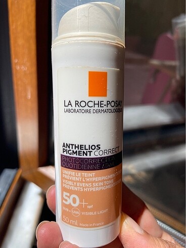 La Roche Posay Anthelios Pigment Correct