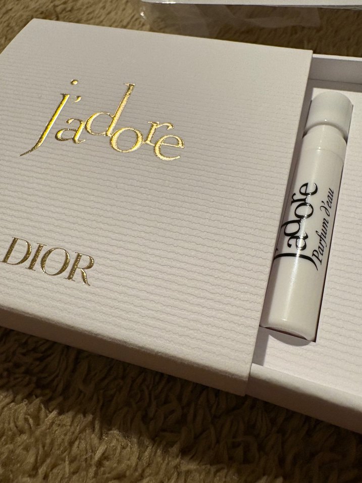 SATILDI!  Kadın Parfümü L'Adore Seti 3'lü - Görsel 3