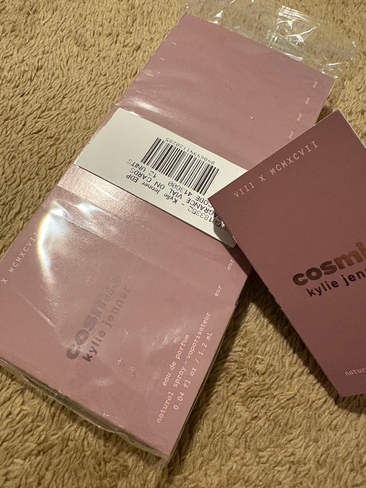 Kylie Jenner Cosmic Kadın Parfümü - Görsel 4