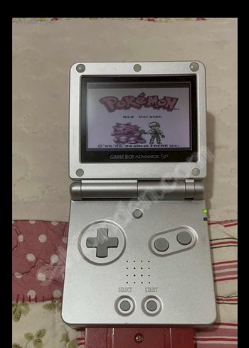  Beden Pokemon Temalı Nintendo El Konsolu