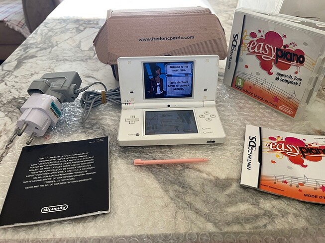 Nintendo DSi Kameralı Oyun Konsol Seti