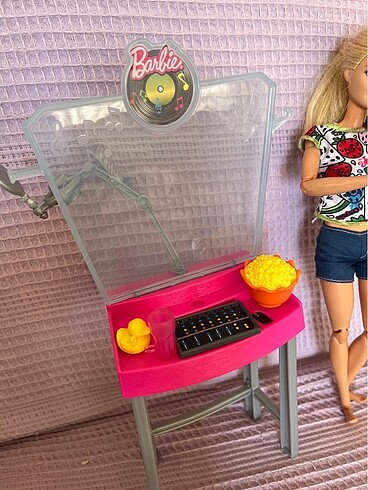 Beden Barbie?nin Müzik Aşkı