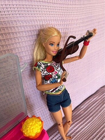 Barbie Barbie?nin Müzik Aşkı