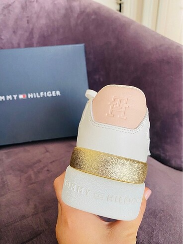 Tommy Hilfiger Tommy Hilgfiger orijinal kutulu ve çantalı