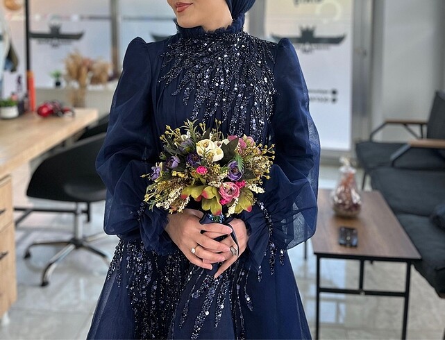 Nişan abiyesi / gelinliği / elbisesi