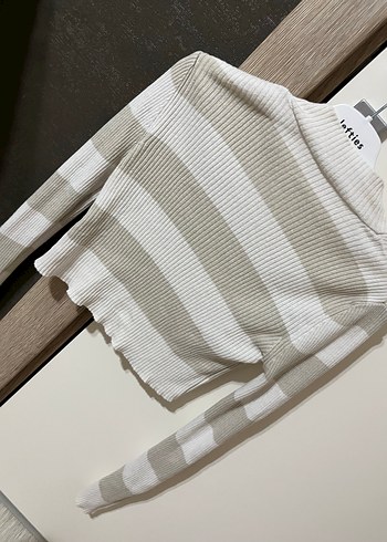 Bej Çizgili Boğazlı Kadın Triko Kazak - Görsel 2