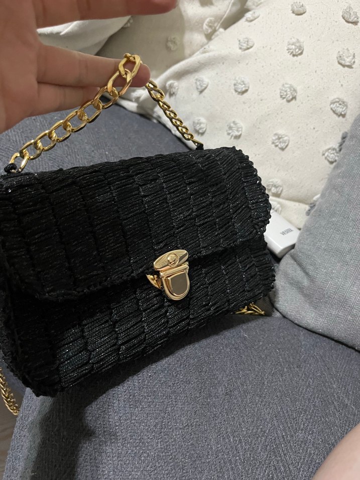 Zincir Detaylı Siyah Simli  Desenli Kadın Çanta - Görsel 4