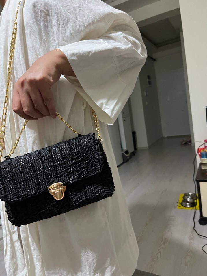 Zincir Detaylı Siyah Simli  Desenli Kadın Çanta - Görsel 2