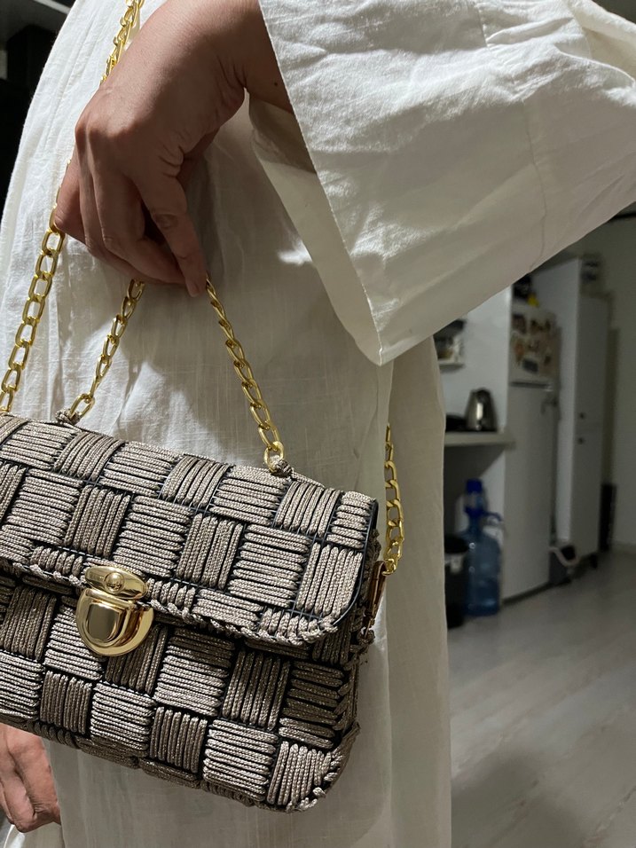 Zincir Detaylı Bej Desenli Kadın Çanta - Görsel 2