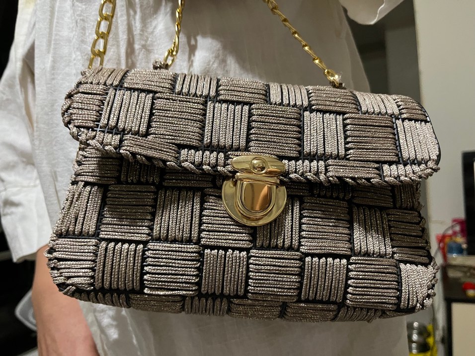 Zincir Detaylı Bej Desenli Kadın Çanta - Görsel 4