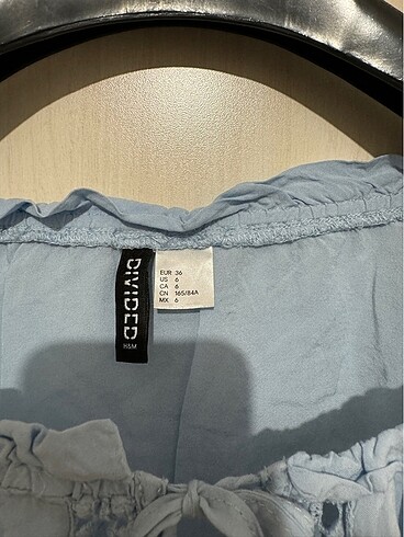 H&M H&M crop bluz