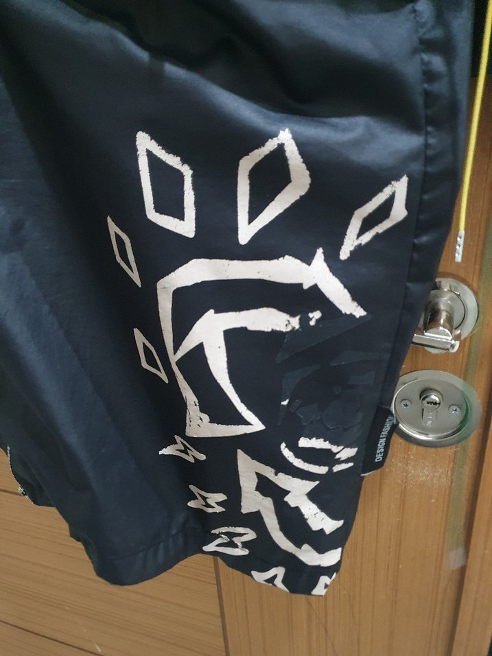 Siyah Parlak Uzun Fermuarlı kadin Yağmurluk - Görsel 3