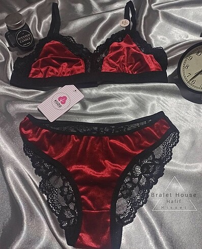 Diğer Kırmızı Kafide Üçgen Bralet Takım 85B
