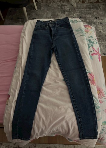 Levis Jean