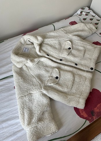 Düğmeli Beyaz Kadın Peluş Ceket