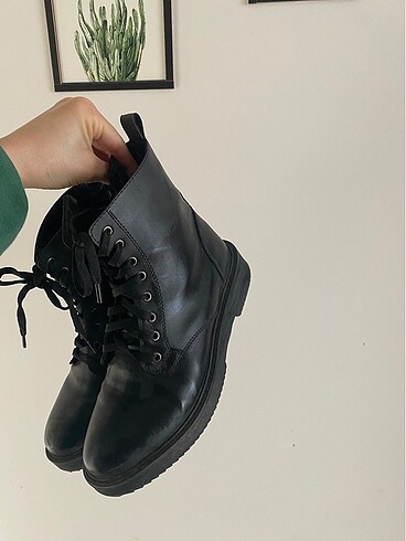 LC Waikiki Siyah kadın bot