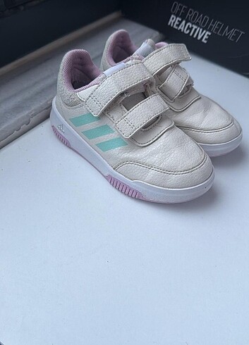 26 Beden Adidas spor ayakkabı 