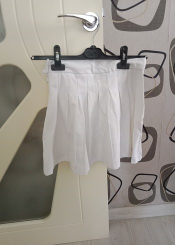 38 Beden Beyaz Pilili Mini Etek