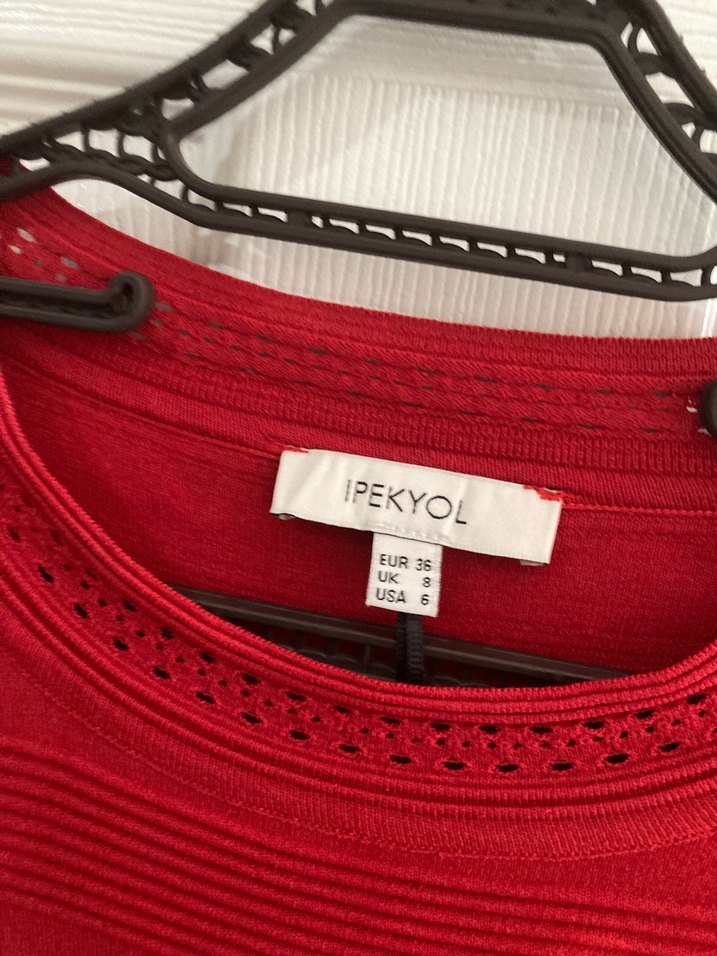 Kısa Kollu Kırmızı Triko Midi Elbise - Görsel 3