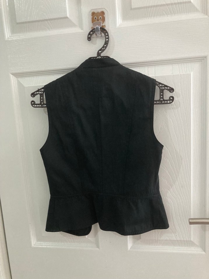 Twist Siyah Düğmeli Kadın Yelek - Görsel 3