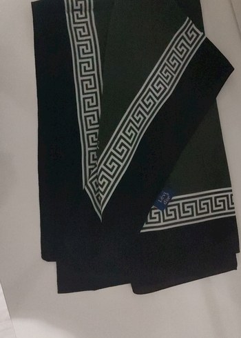 Diğer Klasik Yunan Desenli Siyah Sal