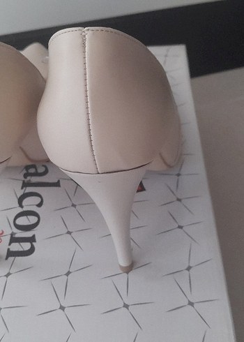 Bej Deri Stiletto Kadın Topuklu Ayakkabı - Görsel 3