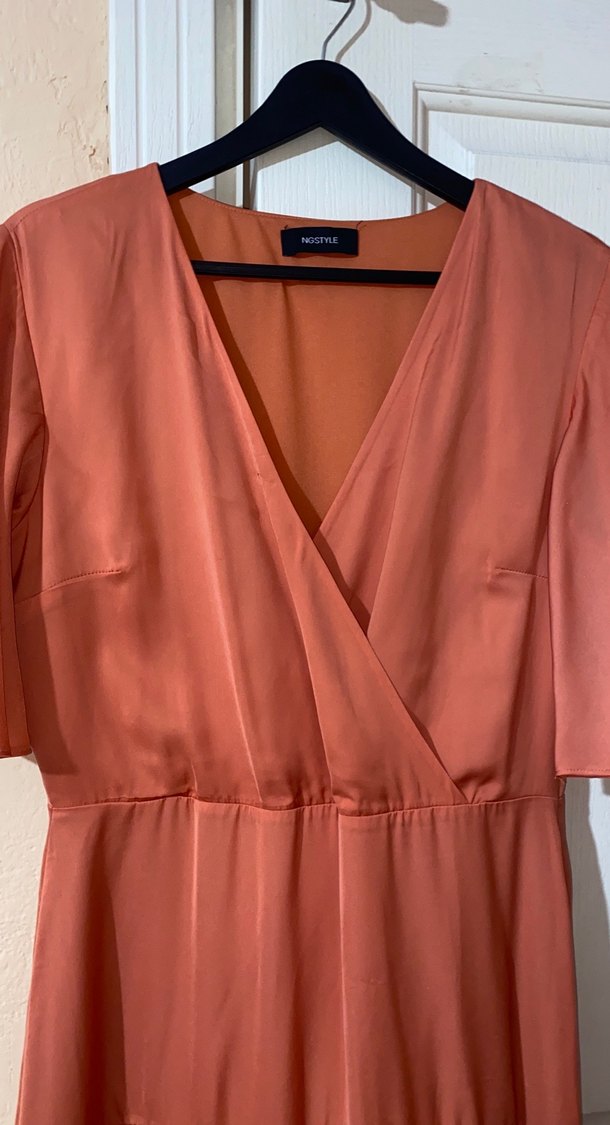 Saten V Yaka Midi Drapeli Kadın Elbise - Görsel 2