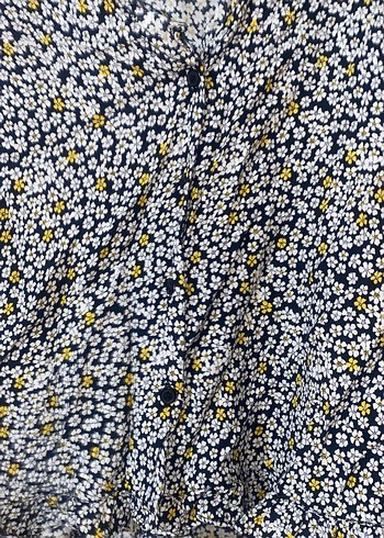 Sarı Çiçek Desenli V Yaka Düğmeli Bluz - Görsel 5