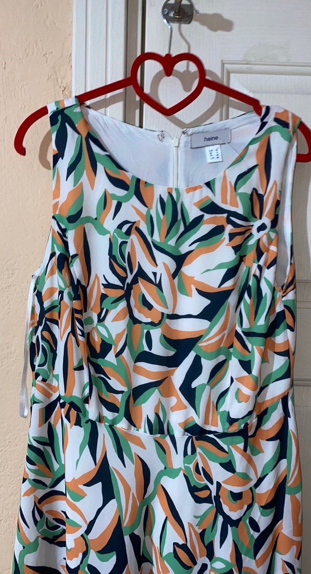 Çiçek Desenli Uzun Pilili Kadın Elbise - Görsel 3