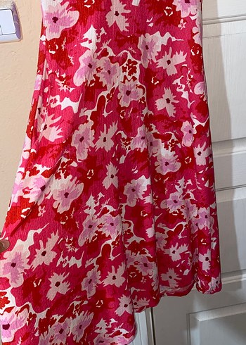 Pembe V Yaka Bağlama Desenli Midi Elbise - Görsel 4