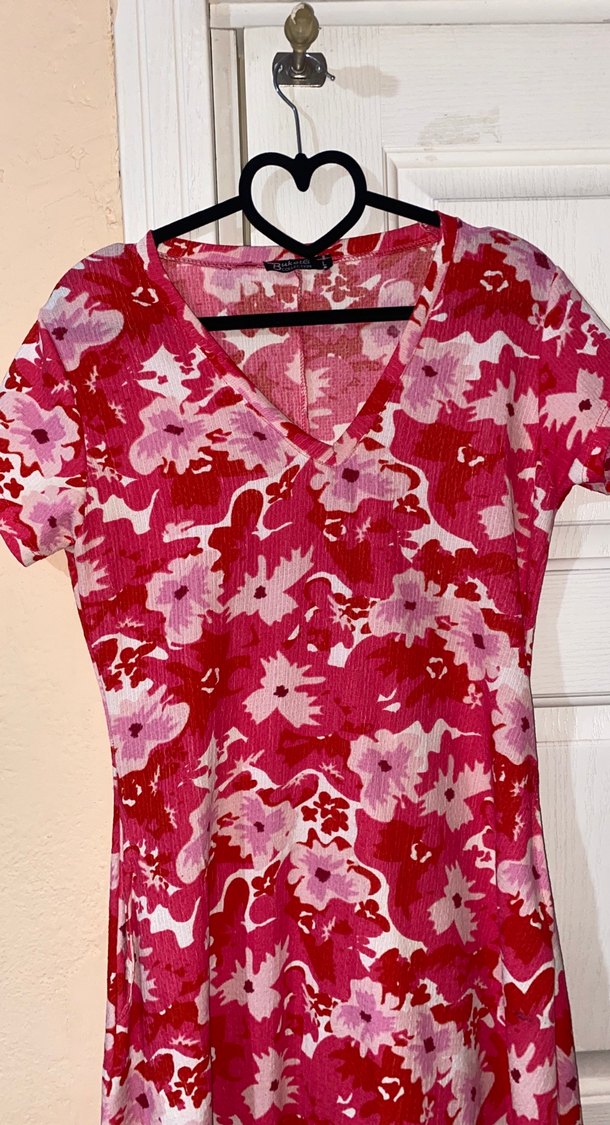 Pembe V Yaka Bağlama Desenli Midi Elbise - Görsel 2